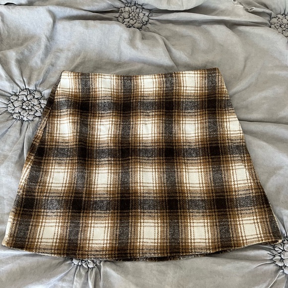 Plaid Mini Skirt - Picture 7 of 7